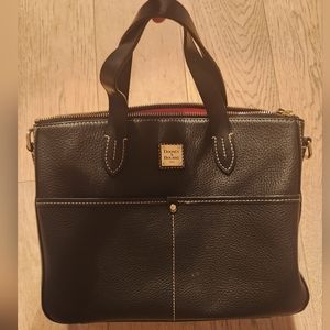 Classic Black Dooney & Bourke Pebble grained Chelsea bag EUC